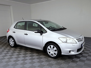 Toyota Auris Linea Sol Facelift 1.6 97kW (1 foto / 8)