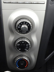 Toyota Yaris Linea Sol 1.4 D-4D 66kW (8 foto / 8)