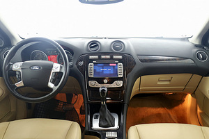 Ford Mondeo Ghia ATM 2.0 TDCi 103kW (5 foto / 7)
