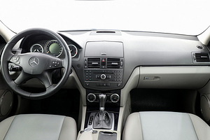 Mercedes-Benz C 200 Avantgarde ATM 2.1 CDI 100kW (5 foto / 8)