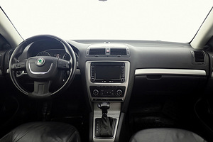 Skoda Octavia Highline Facelift ATM 2.0 TDI 103kW (5 foto / 8)
