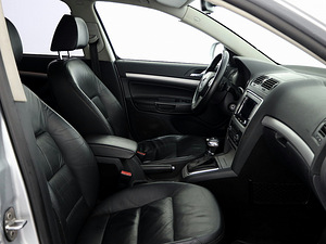 Skoda Octavia Highline Facelift ATM 2.0 TDI 103kW (6 foto / 8)