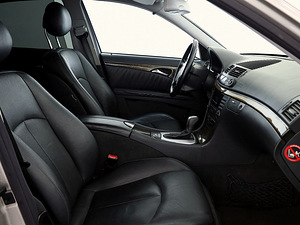 Mercedes-Benz E 320 Avantgarde ATM 3.2 165kW (6 foto / 8)