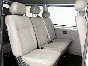 Volkswagen Transporter Kombi Passenger 2.5 TDI 96kW (7 foto / 8)