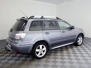 Mitsubishi Outlander Comfort 4x4 LPG ATM 2.4 118kW (3 foto / 8)