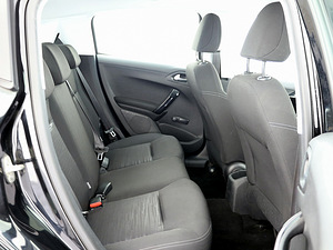 Peugeot 208 Elegance 1.0 50kW (7 foto / 7)