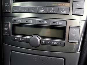 Toyota Avensis Linea Sol Facelift 2.2 D-4D 110kW (8 foto / 8)