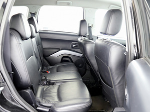 Mitsubishi Outlander Luxury 2.0 DI-D 103kW (7 foto / 7)