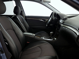 Mercedes-Benz E 200 Avantgarde ATM 1.8 Kompressor 120kW (6 foto / 7)