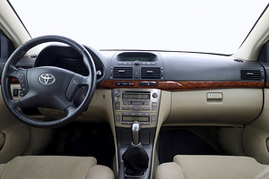 Toyota Avensis Linea Sol 2.0 D-4D 85kW (5 foto / 8)
