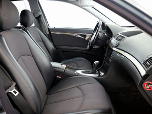Mercedes-Benz E 200 Avantgarde ATM 1.8 Kompressor 120kW (6 foto / 7)