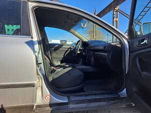 Volkswagen Passat Comfortline Facelift 1.9 TDI 96kW (6 foto / 7)