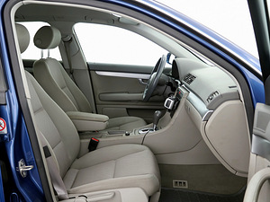 Audi A4 Comfortline Facelift ATM 1.8 120kW (6 foto / 7)