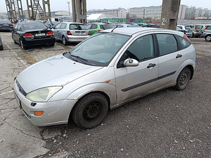 Ford Focus Comfort 1.4 55kW (2 foto / 7)