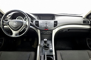 Honda Accord Elegance 2.0 115kW (5 foto / 8)
