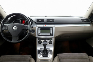 Volkswagen Passat Highline ATM 2.0 110kW (5 foto / 7)