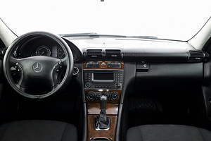 Mercedes-Benz C 180 Classic Facelift ATM 1.8 105kW (5 foto / 8)