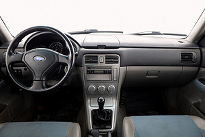 Subaru Forester Comfort AWD 2.0 92kW (5 foto / 7)