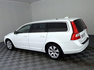 Volvo V70 Summum Facelift ATM 2.4 D5 136kW (4 foto / 7)