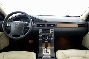 Volvo V70 Summum Facelift ATM 2.4 D5 136kW (5 foto / 7)