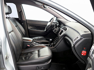 Peugeot 607 Luxury Facelift ATM 2.7 HDi 150kW (6 foto / 8)
