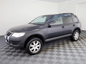 Volkswagen Touareg Highline Facelift ATM 2.5 TDI 128kW (2 foto / 7)