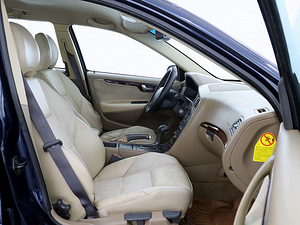 Volvo V70 Summum ATM 2.4 D5 120kW (6 foto / 7)