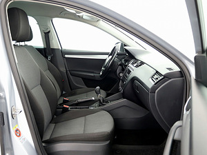 Skoda Octavia Comfortline Facelift LPG 1.2 63kW (6 foto / 8)