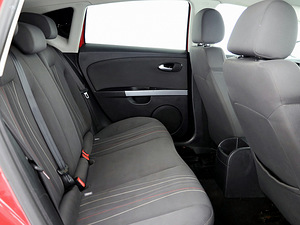 SEAT Leon Comfortline Facelift 1.6 TDI 77kW (7 foto / 8)
