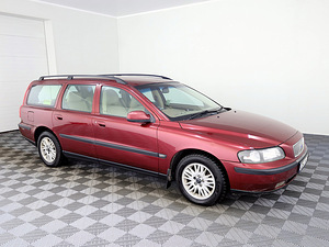 Volvo V70 Summum 2.4 D5 120kW (1 foto / 7)
