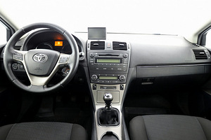 Toyota Avensis Linea Sol 1.8 108kW (5 foto / 8)