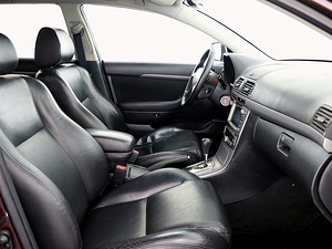 Toyota Avensis Linea Sol Luxury ATM 2.0 108kW (6 foto / 9)