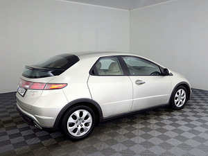 Honda Civic Elegance 1.8 103kW (3 foto / 7)