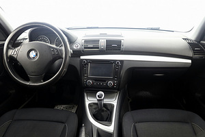 BMW 118 Business Facelift 2.0 D 105kW (5 foto / 8)