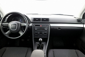 Audi A4 S-line 2.0 TDI 125kW (5 foto / 9)