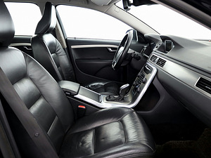 Volvo V70 Summum Facelift ATM 2.0 157kW (6 foto / 7)