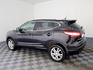 Nissan Qashqai Tekna 1.2 85kW (4 foto / 8)