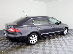 Skoda Superb Highline ATM 2.0 TDI 125kW (3 foto / 7)