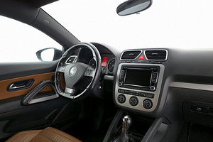 Volkswagen Scirocco Individual ATM 2.0 147kW (5 foto / 8)