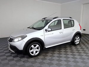 Dacia Sandero Stepway Facelift 1.6 62kW (2 foto / 8)