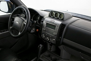 Ford Ranger Doublecab Luxury ATM 3.0 TDCi 115kW (5 foto / 9)