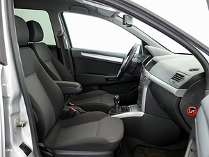 Opel Astra Elegnace Facelift 1.7 CDTi 81kW (6 foto / 7)