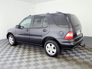 Mercedes-Benz ML 270 Final Edition ATM 2.7 CDI 120kW (4 foto / 8)