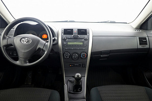 Toyota Corolla Linea Sol 1.6 91kW (5 foto / 8)