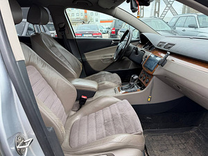 Volkswagen Passat Highline ATM 2.0 TDI 125kW (6 foto / 7)