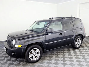 Jeep Patriot Luxury LPG ATM 2.4 125kW (2 foto / 9)
