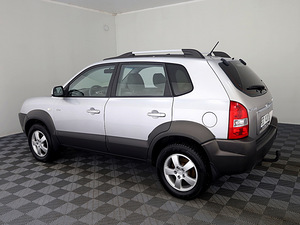 Hyundai Tucson Comfort 4x4 2.0 104kW (4 foto / 7)