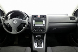 Volkswagen Golf Comfortline LPG ATM 1.6 75kW (5 foto / 9)