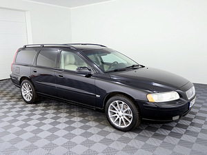 Volvo V70 Summum AWD 4x4 2.4 D5 136kW (1 foto / 7)