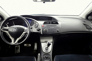 Honda Civic Elegance ATM 1.8 103kW (5 foto / 8)
